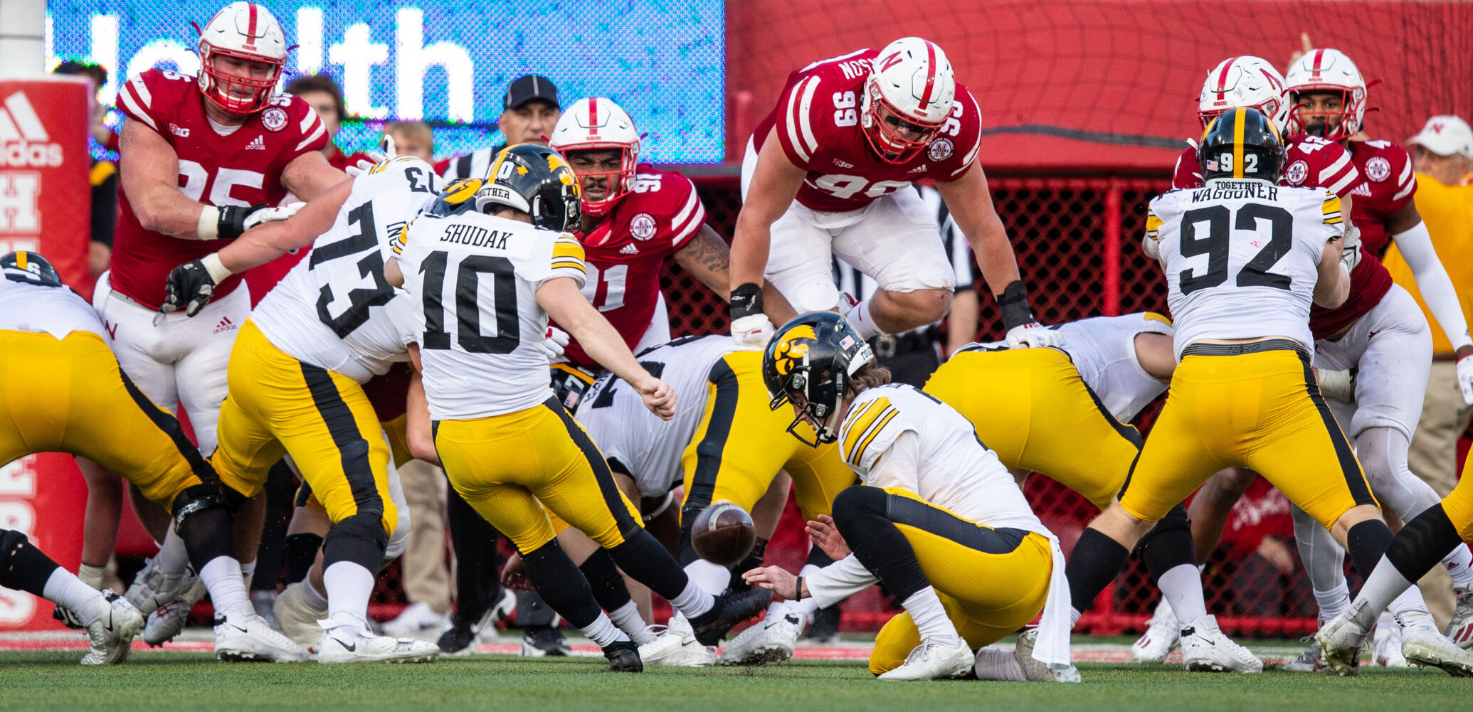 112721-owh-spo-nebraskaiowa-pic-cm026.jpg